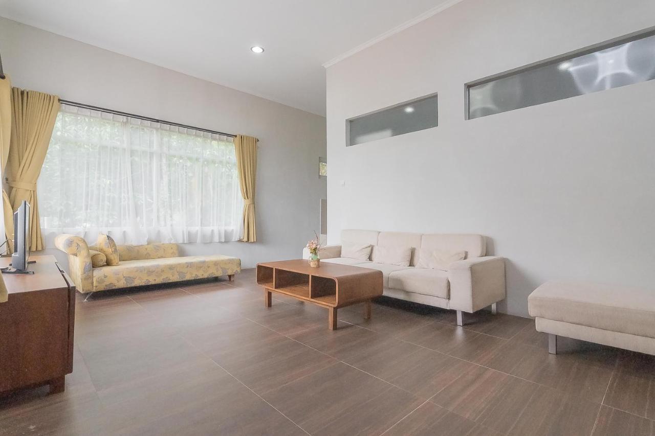 Reddoorz Resort Syariah Near D'Castello Ciater Субанг Екстериор снимка