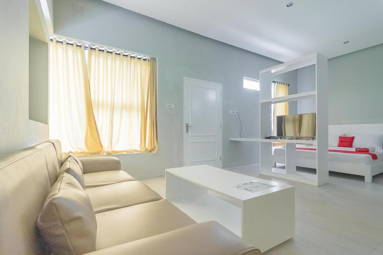 Reddoorz Resort Syariah Near D'Castello Ciater Субанг Екстериор снимка