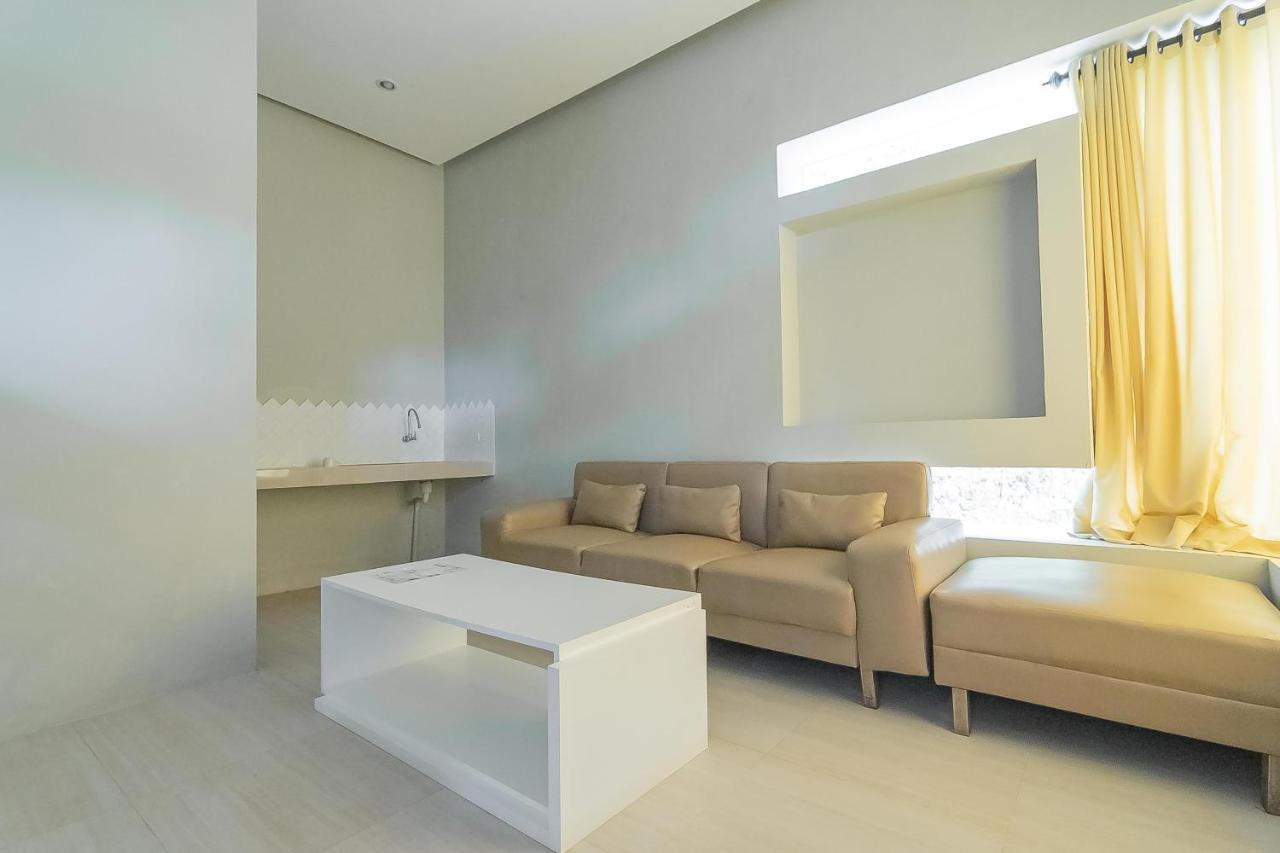 Reddoorz Resort Syariah Near D'Castello Ciater Субанг Екстериор снимка