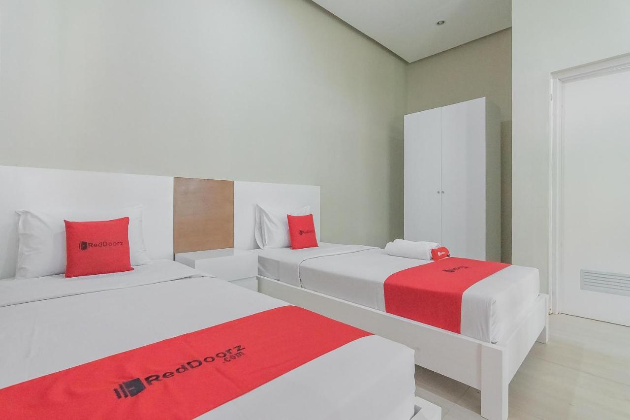 Reddoorz Resort Syariah Near D'Castello Ciater Субанг Екстериор снимка