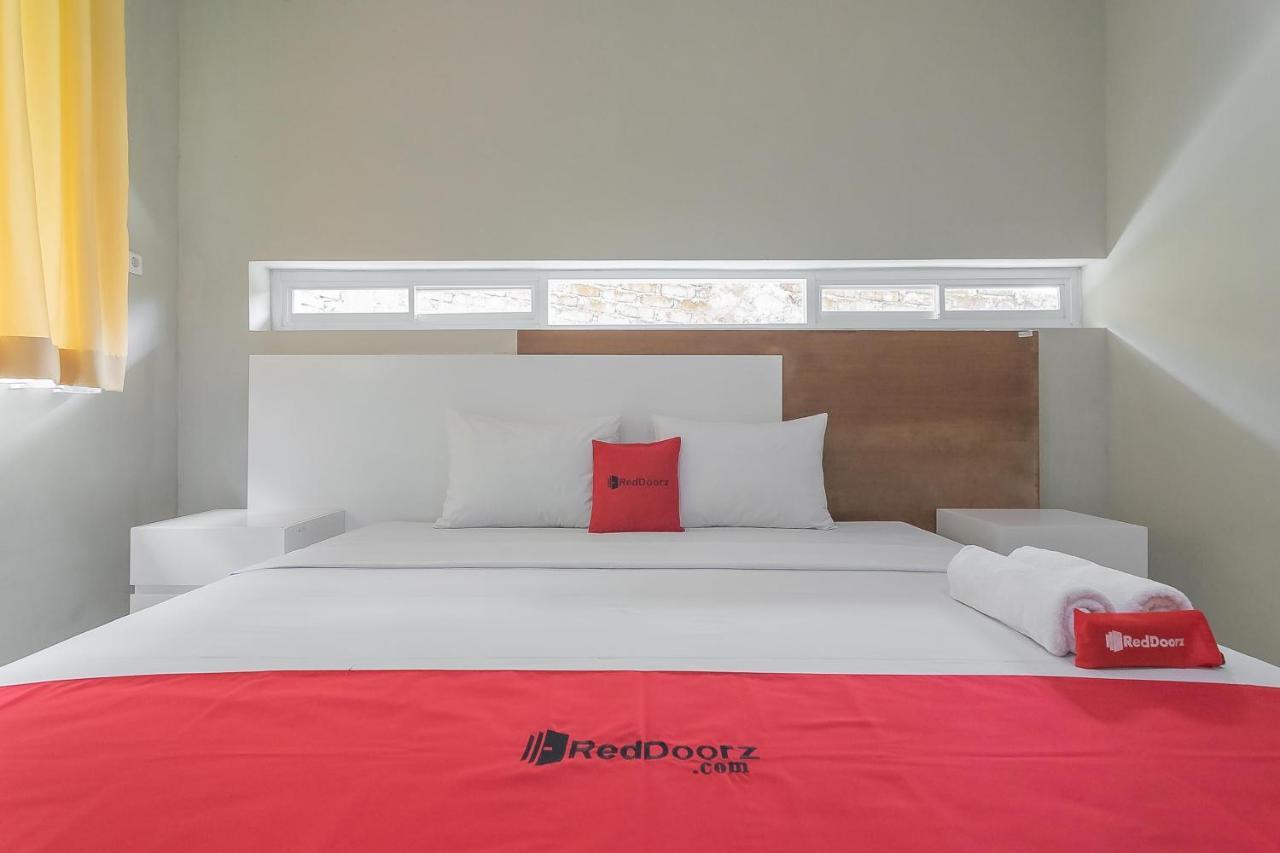 Reddoorz Resort Syariah Near D'Castello Ciater Субанг Екстериор снимка