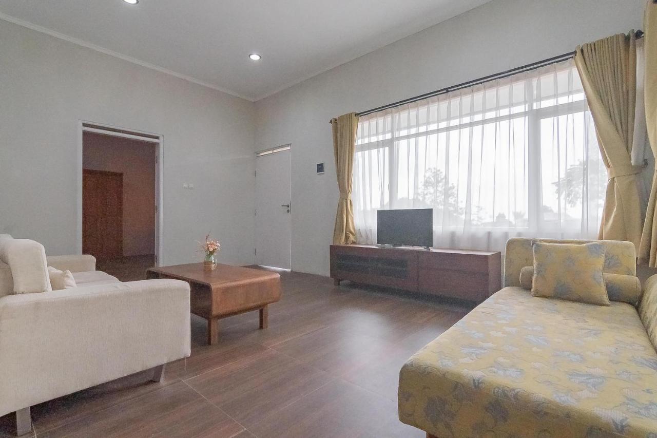Reddoorz Resort Syariah Near D'Castello Ciater Субанг Екстериор снимка