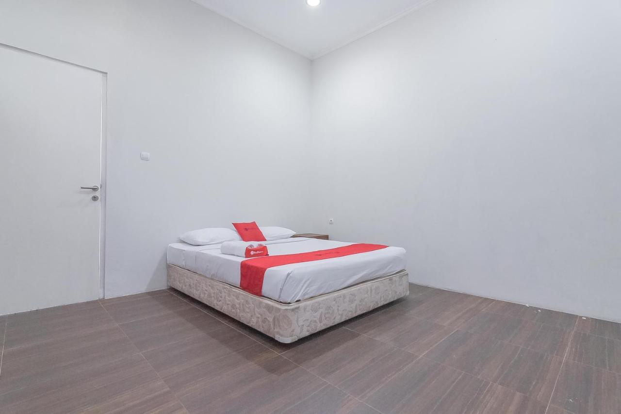 Reddoorz Resort Syariah Near D'Castello Ciater Субанг Екстериор снимка