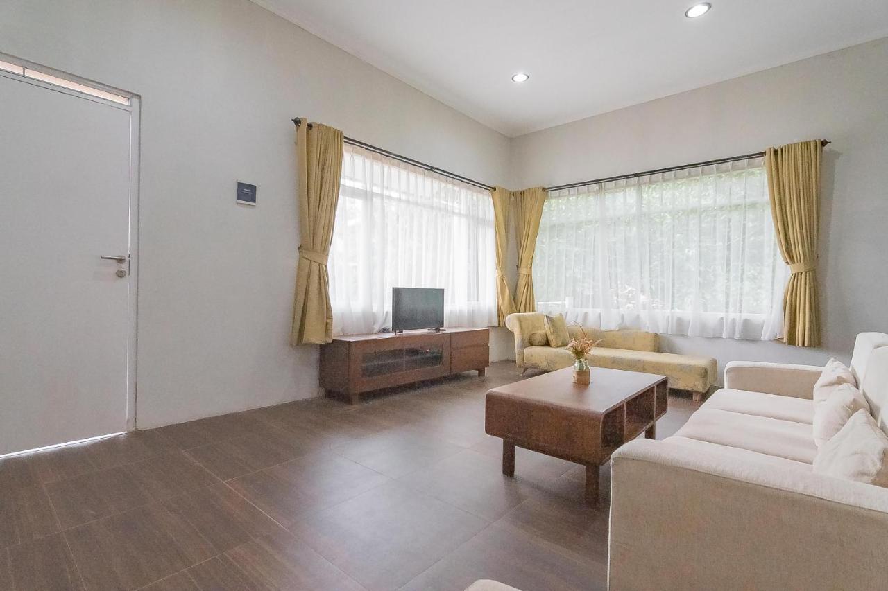 Reddoorz Resort Syariah Near D'Castello Ciater Субанг Екстериор снимка