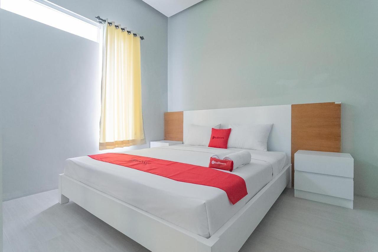 Reddoorz Resort Syariah Near D'Castello Ciater Субанг Екстериор снимка