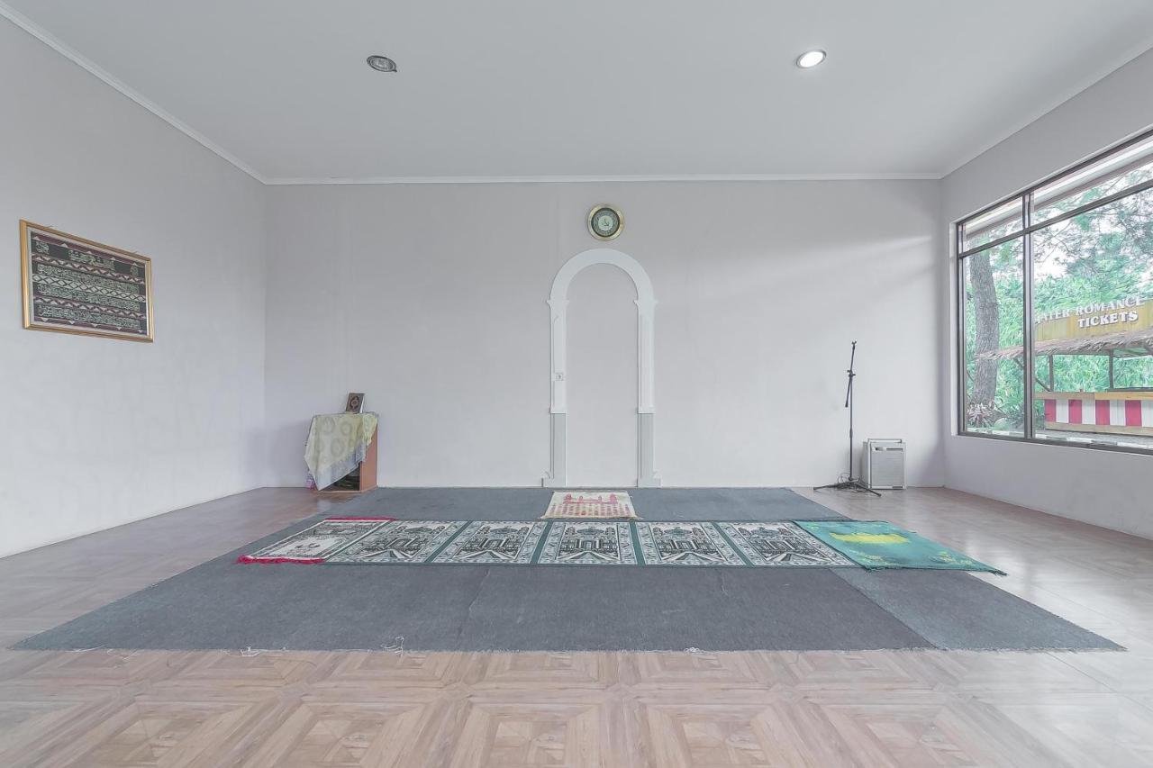Reddoorz Resort Syariah Near D'Castello Ciater Субанг Екстериор снимка